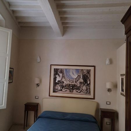 ピサ ルレ デイ メルカンティ B＆B アンド スイーツ Bed & Breakfast エクステリア 写真